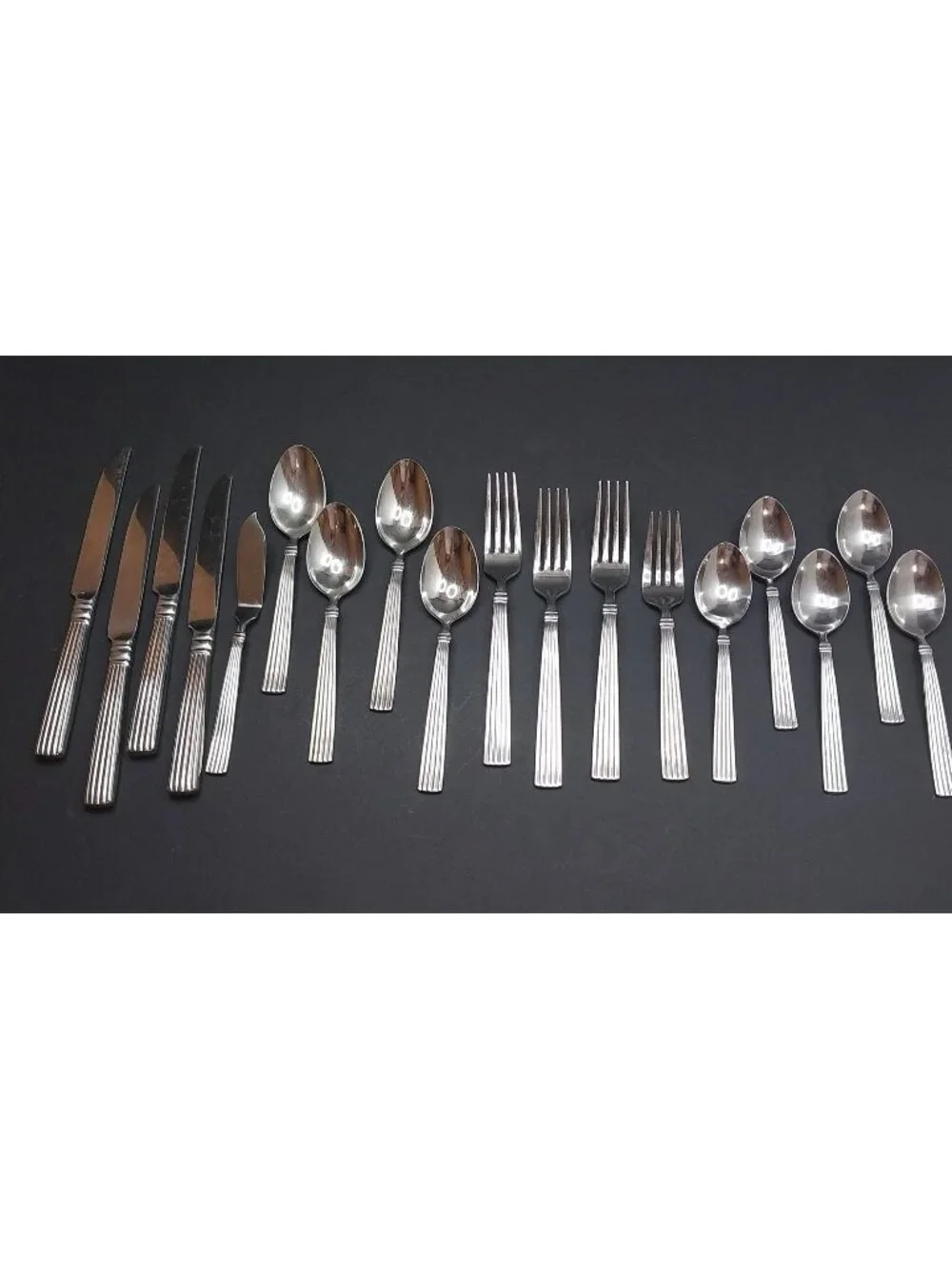 Crescendo II Reed & Barton 18/10 Stainless Flatware 18 Piece Set Spoons Forks